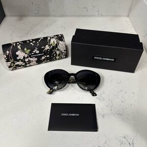 Dolce & Gabbana DG4198 Black Oversized Cat Eye Sunglasses – Authentic, with Case